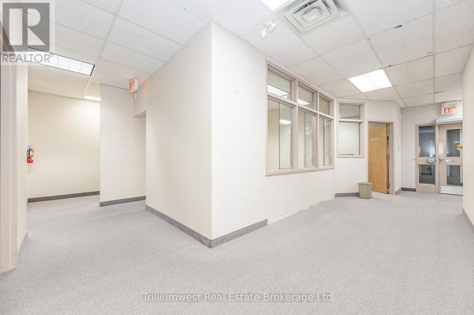 201 - 450 Speedvale Ave W Avenue, Guelph, Ontario  N1H 7Y6 - Photo 6 - X12338404