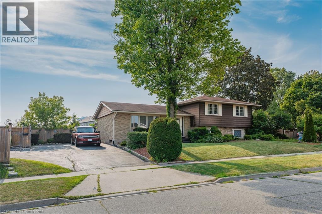 6 KOVAC Road, Cambridge, Ontario