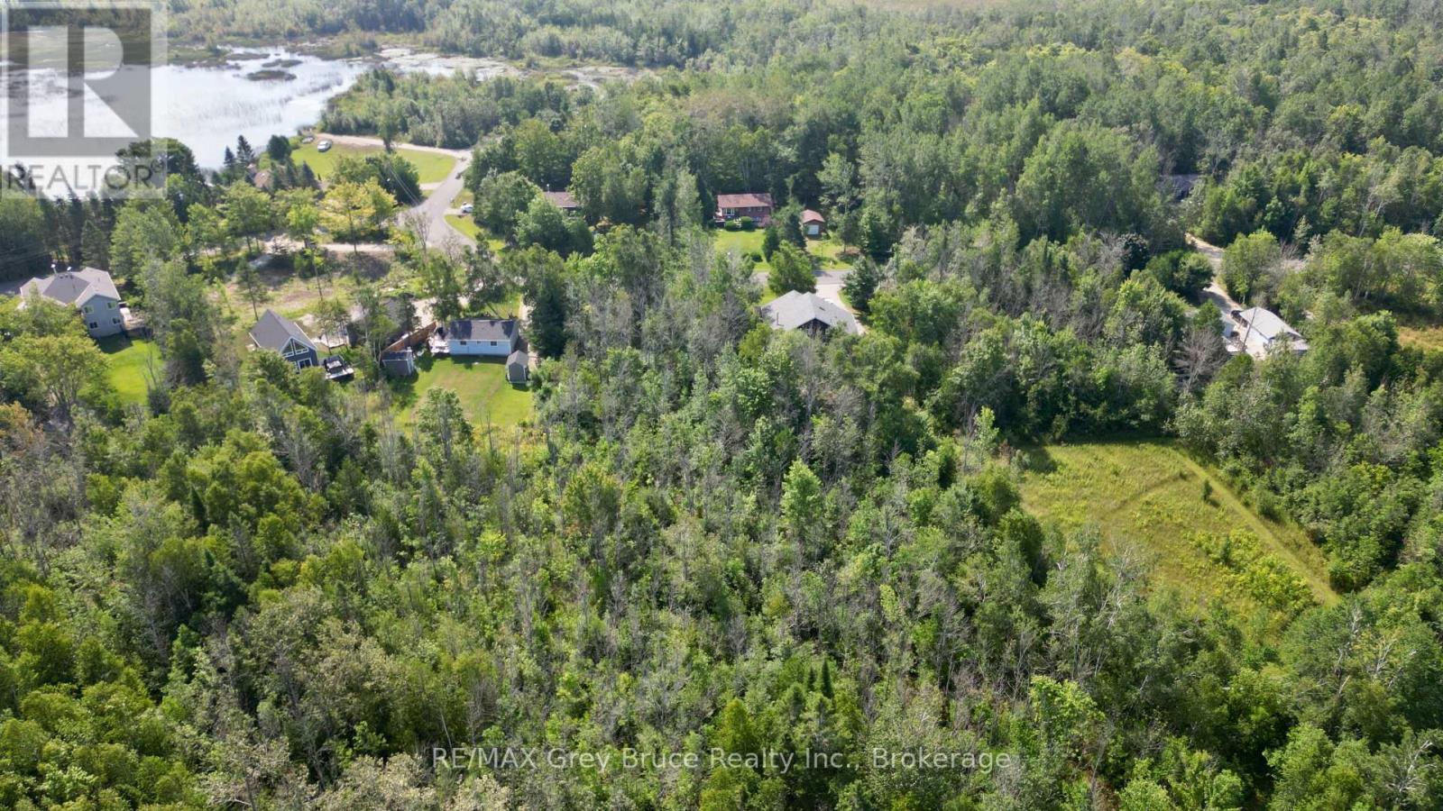 127 Maple Drive, Northern Bruce Peninsula, Ontario  N0H 1Z0 - Photo 17 - X12338541