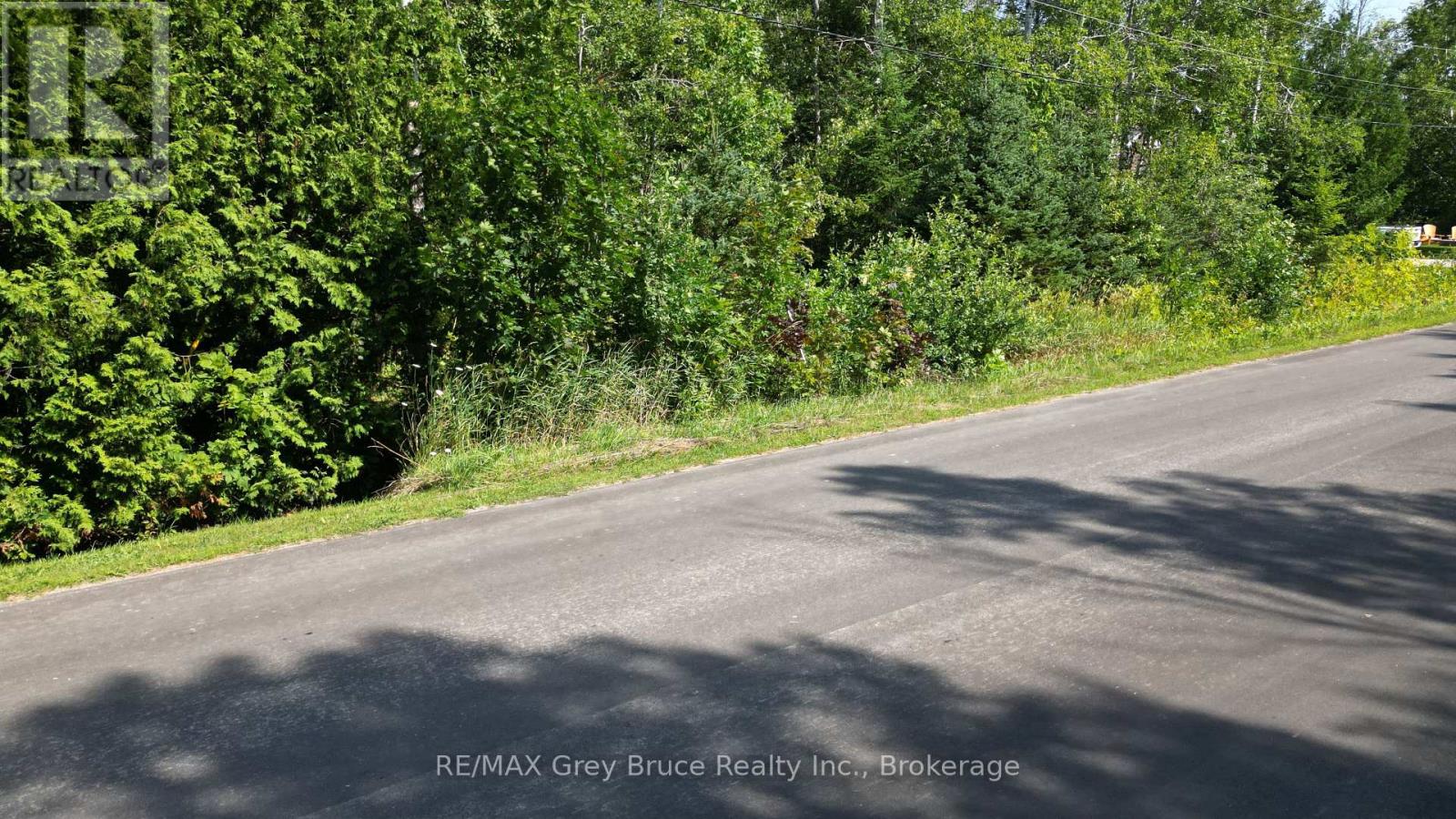 127 Maple Drive, Northern Bruce Peninsula, Ontario  N0H 1Z0 - Photo 6 - X12338541