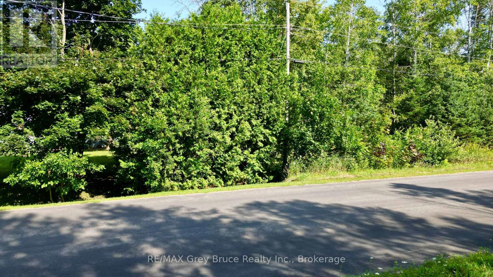 127 Maple Drive, Northern Bruce Peninsula, Ontario  N0H 1Z0 - Photo 8 - X12338541