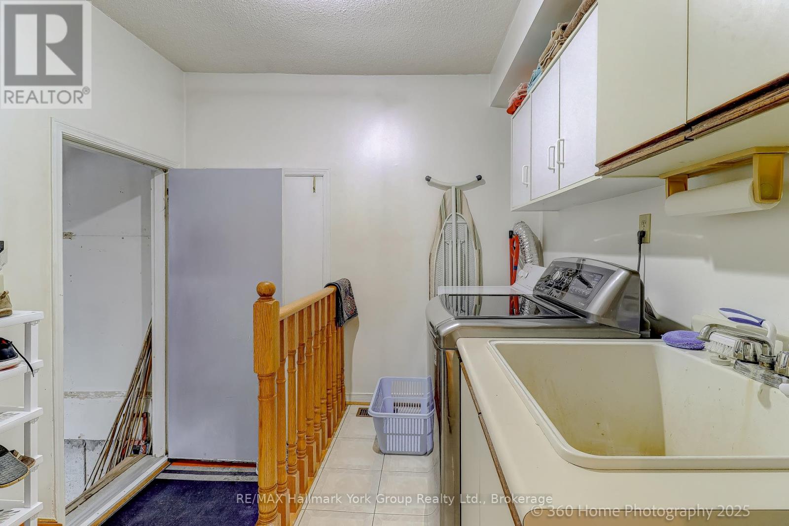 262 Savage Road, Newmarket, Ontario  L3X 1S1 - Photo 9 - N12338792