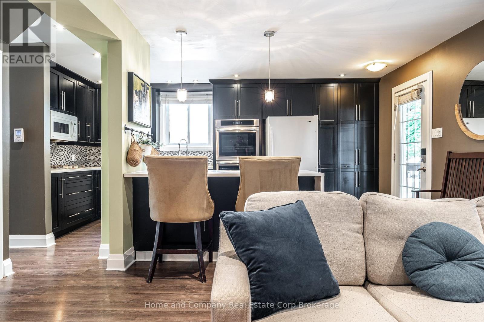 152 Mcnab Street, Stratford, Ontario  N5A 1Z4 - Photo 11 - X12339209