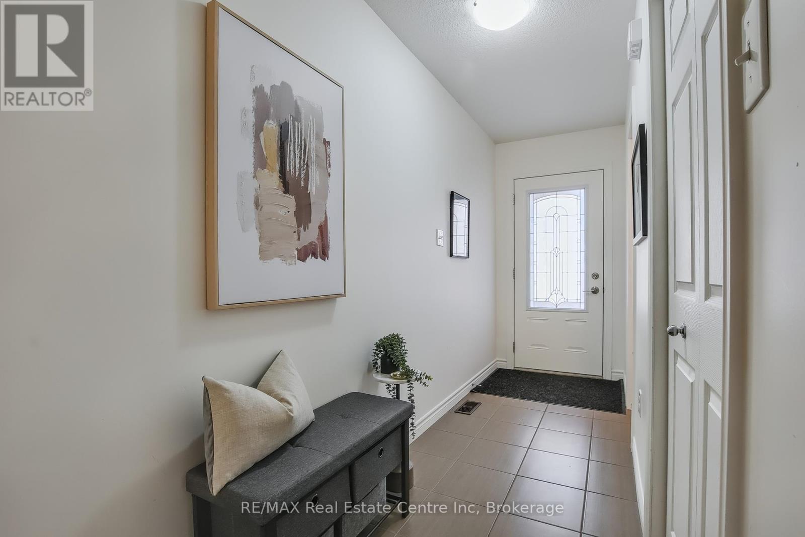 81 Mussen Street, Guelph, Ontario  N1E 0K2 - Photo 3 - X12339402