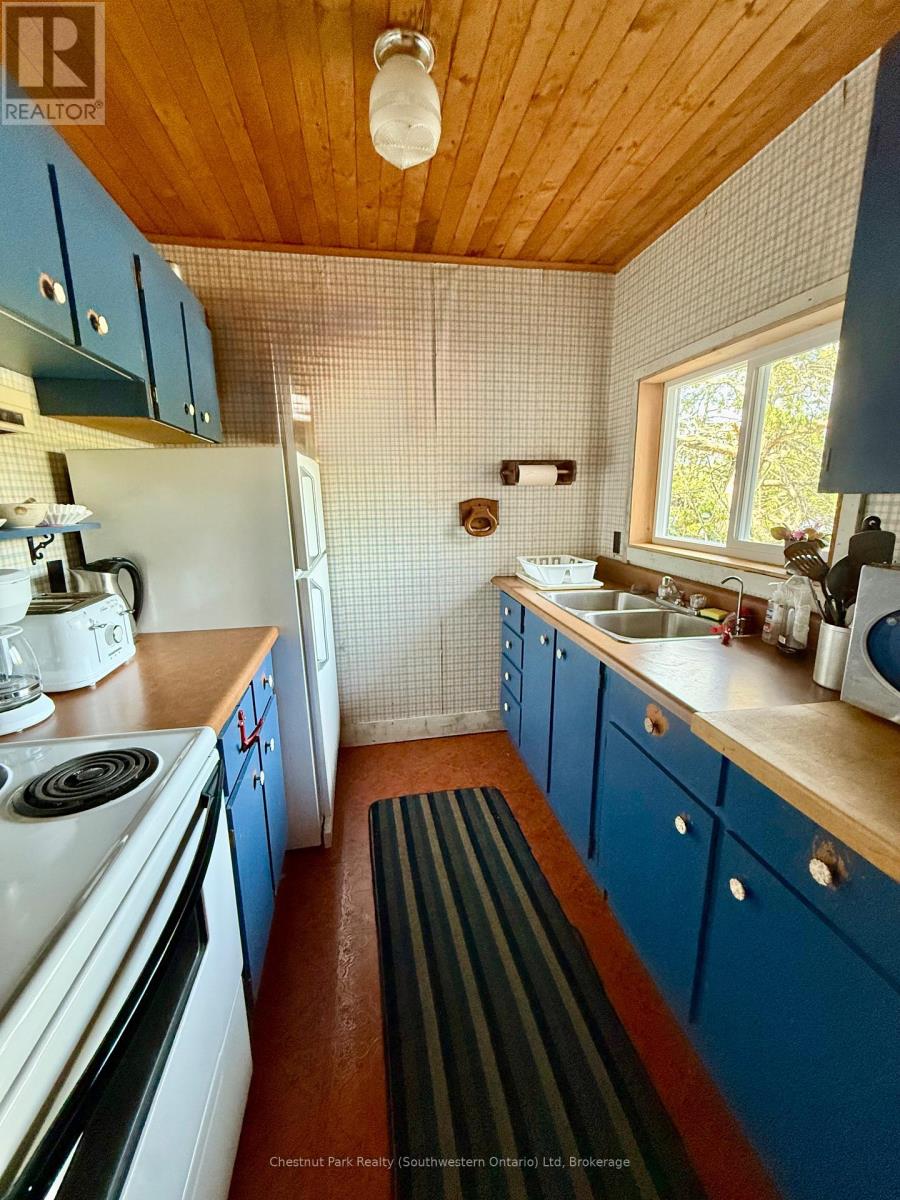 3228 Twelve Mile Bay Road, Georgian Bay, Ontario  P0C 1H0 - Photo 11 - X12339621