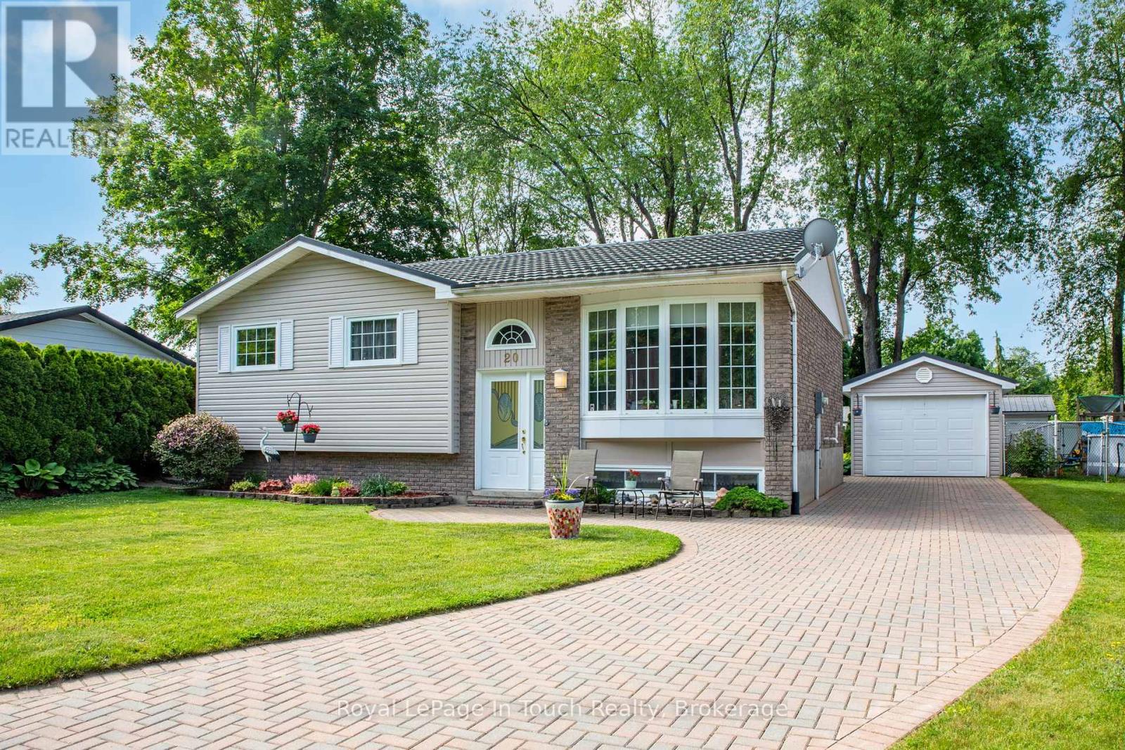 20 PAYETTE DRIVE, Penetanguishene, Ontario
