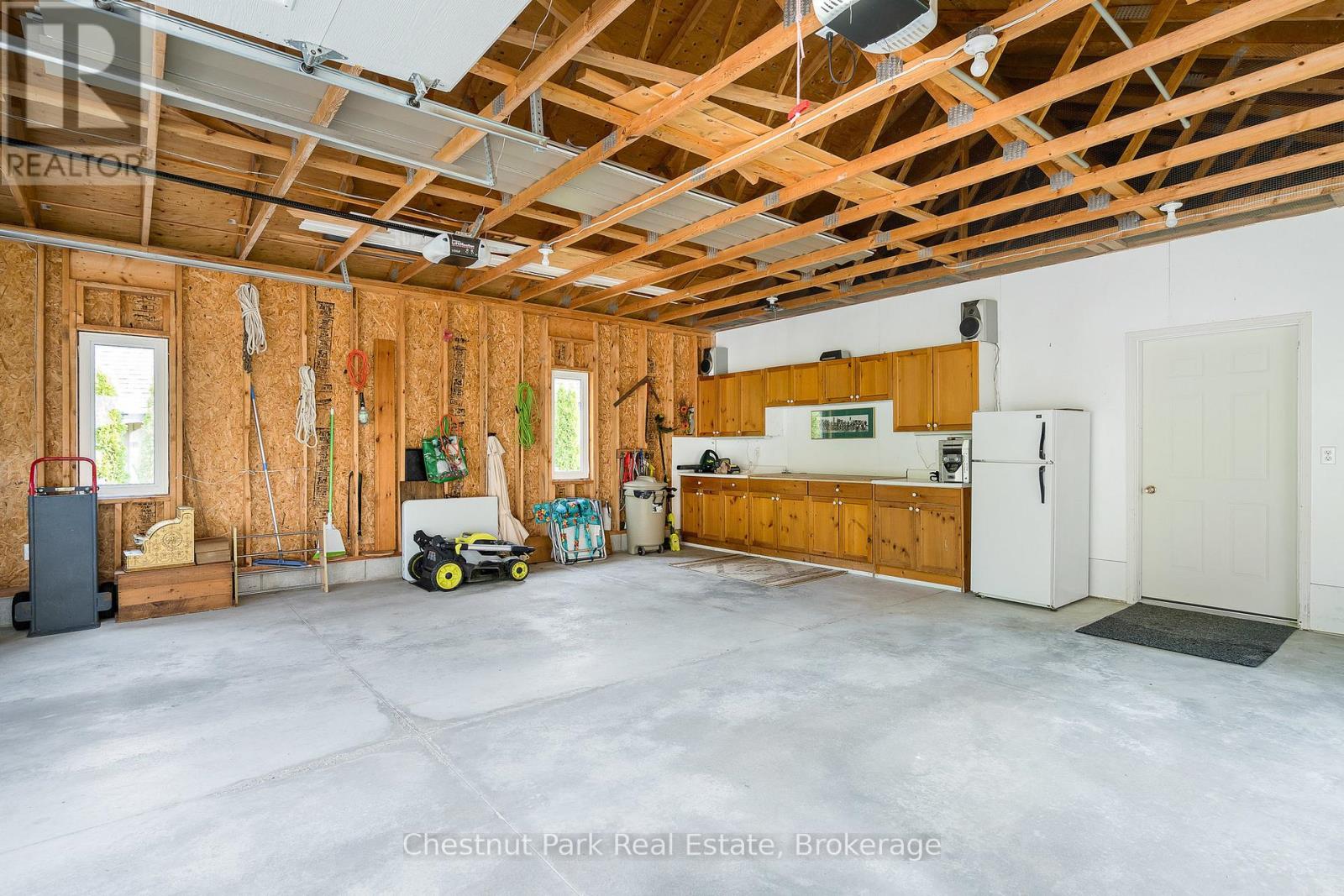 119 Martin Grove, Blue Mountains, Ontario  L9Y 0N5 - Photo 44 - X12340579