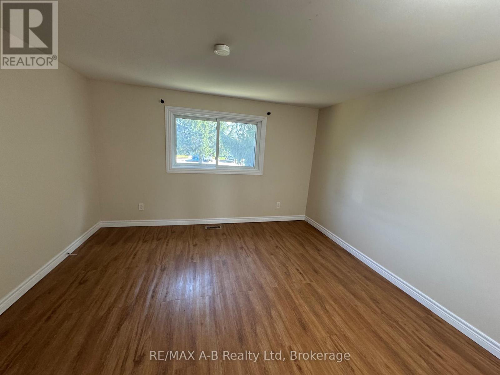 5 - 95 Springbank Avenue N, Woodstock, Ontario  N4S 7P7 - Photo 5 - X12340630