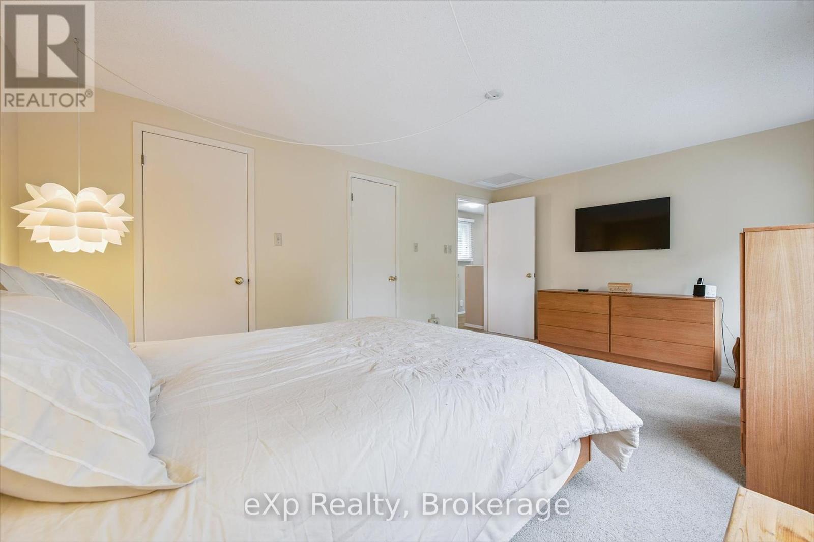 8 Aspen Valley Crescent, Guelph, Ontario  N1G 3Z8 - Photo 11 - X12341141