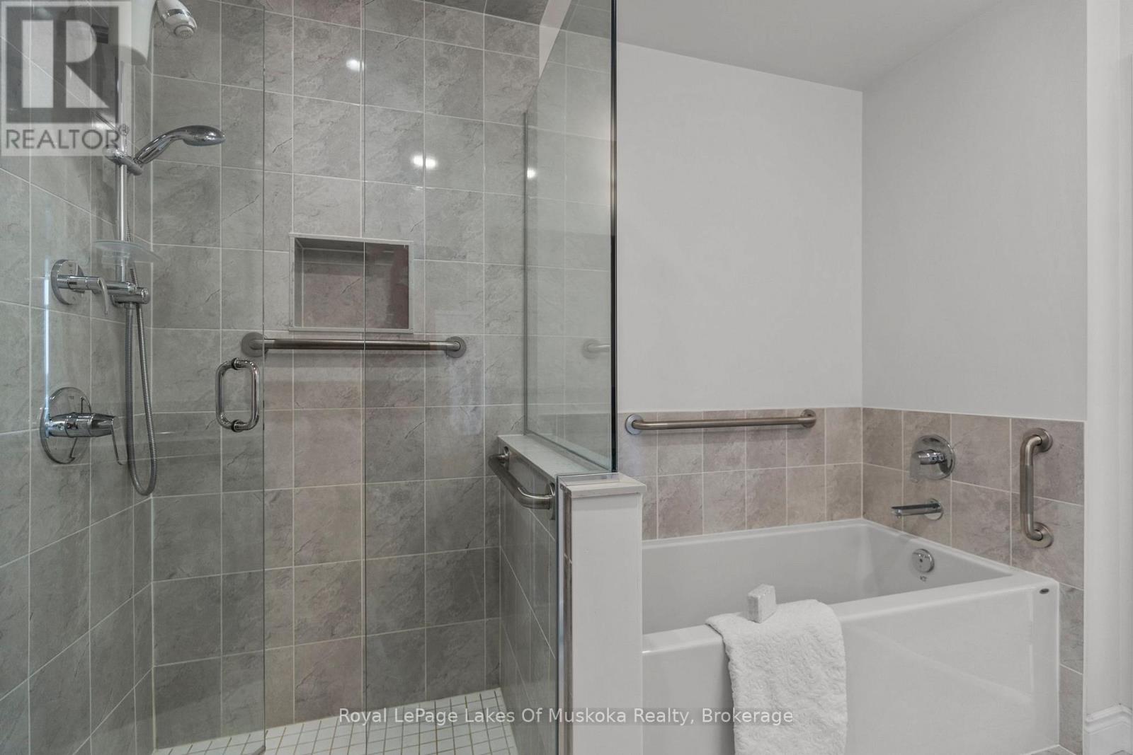 507 - 90 Orchard Point Road, Orillia, Ontario  L3V 8K4 - Photo 25 - S12341190