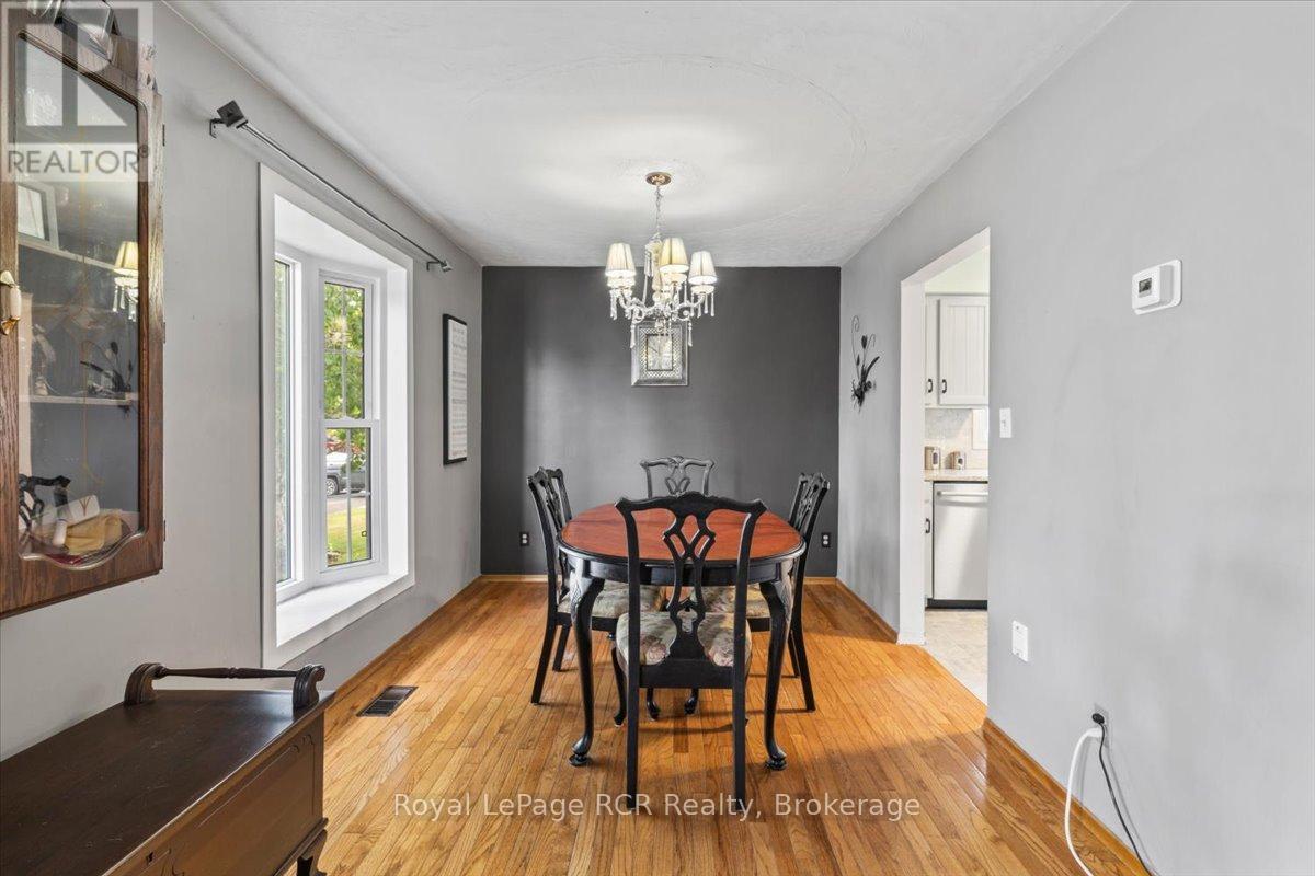 534 21st Avenue, Hanover, Ontario  N4N 3H4 - Photo 10 - X12342226