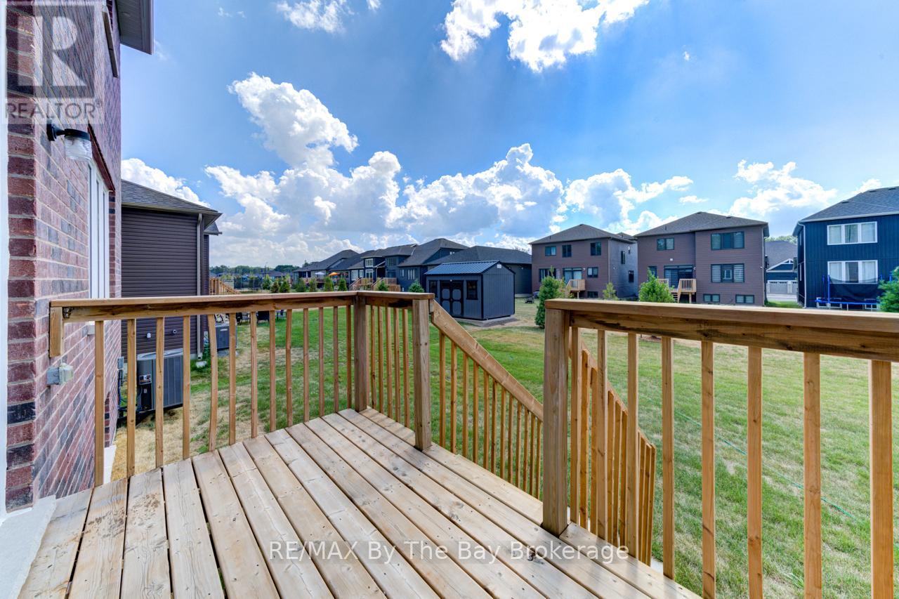 174 Mapleside Drive, Wasaga Beach, Ontario  L9Z 0L4 - Photo 36 - S12342994