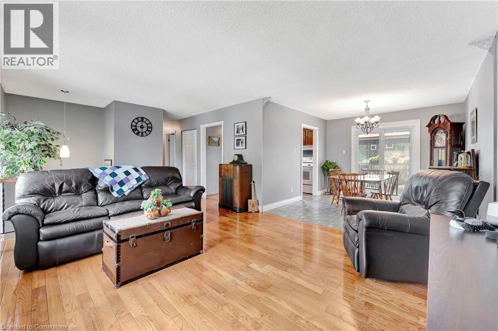 11 Brassey Court, Kitchener, Ontario  N2P 1J2 - Photo 8 - 40760007