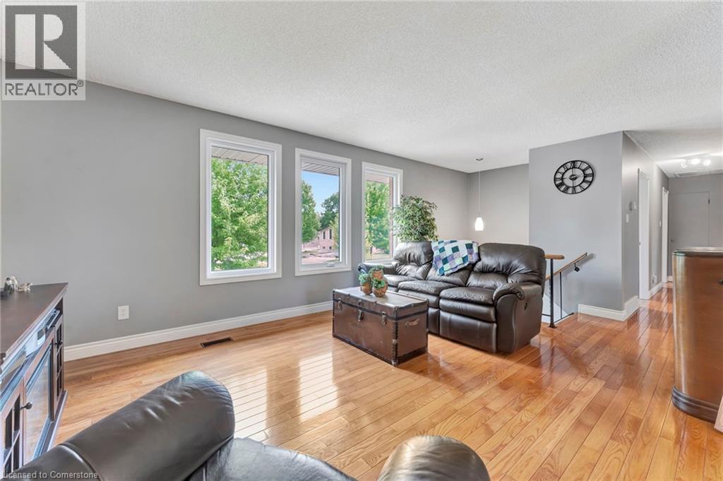 11 Brassey Court, Kitchener, Ontario  N2P 1J2 - Photo 9 - 40760007