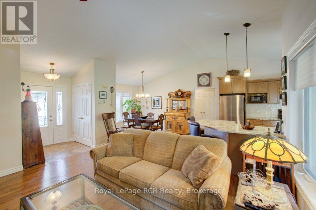 320 Durham Street W, Wellington North, Ontario  N0G 2L1 - Photo 15 - X12343522