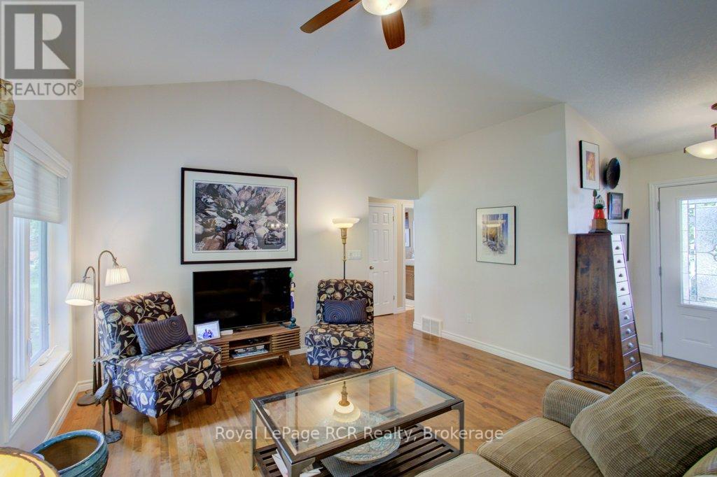320 Durham Street W, Wellington North, Ontario  N0G 2L1 - Photo 16 - X12343522