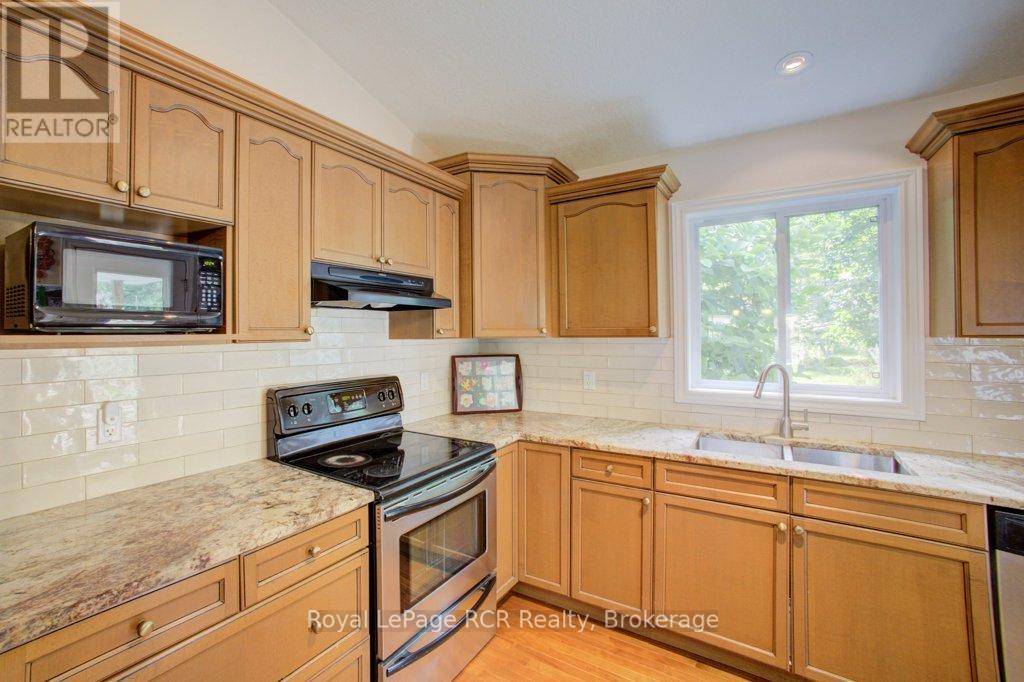 320 Durham Street W, Wellington North, Ontario  N0G 2L1 - Photo 22 - X12343522