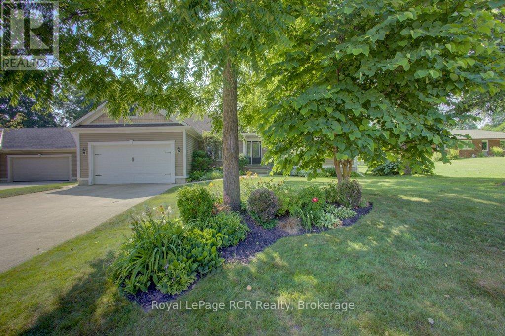 320 Durham Street W, Wellington North, Ontario  N0G 2L1 - Photo 9 - X12343522