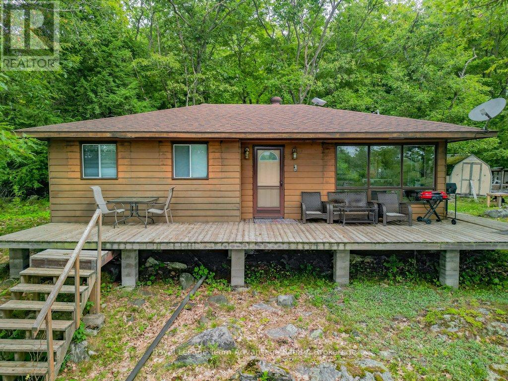 32 Island 65c, Carling, Ontario  P0G 1G0 - Photo 1 - X12344320