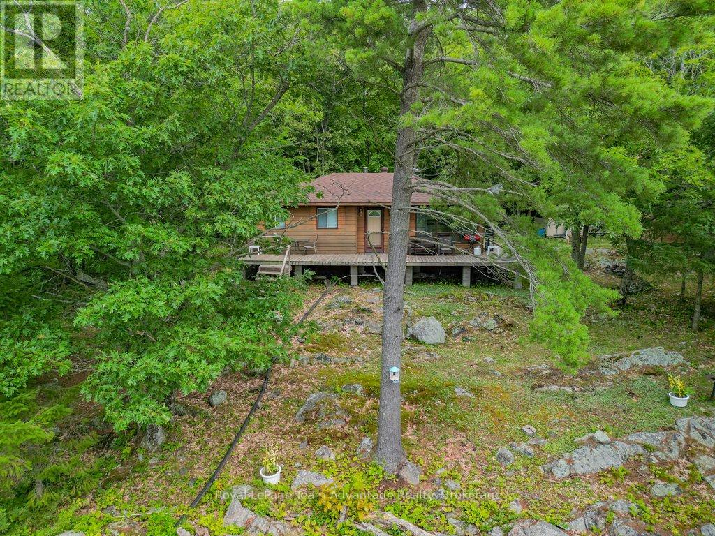 32 Island 65c, Carling, Ontario  P0G 1G0 - Photo 4 - X12344320