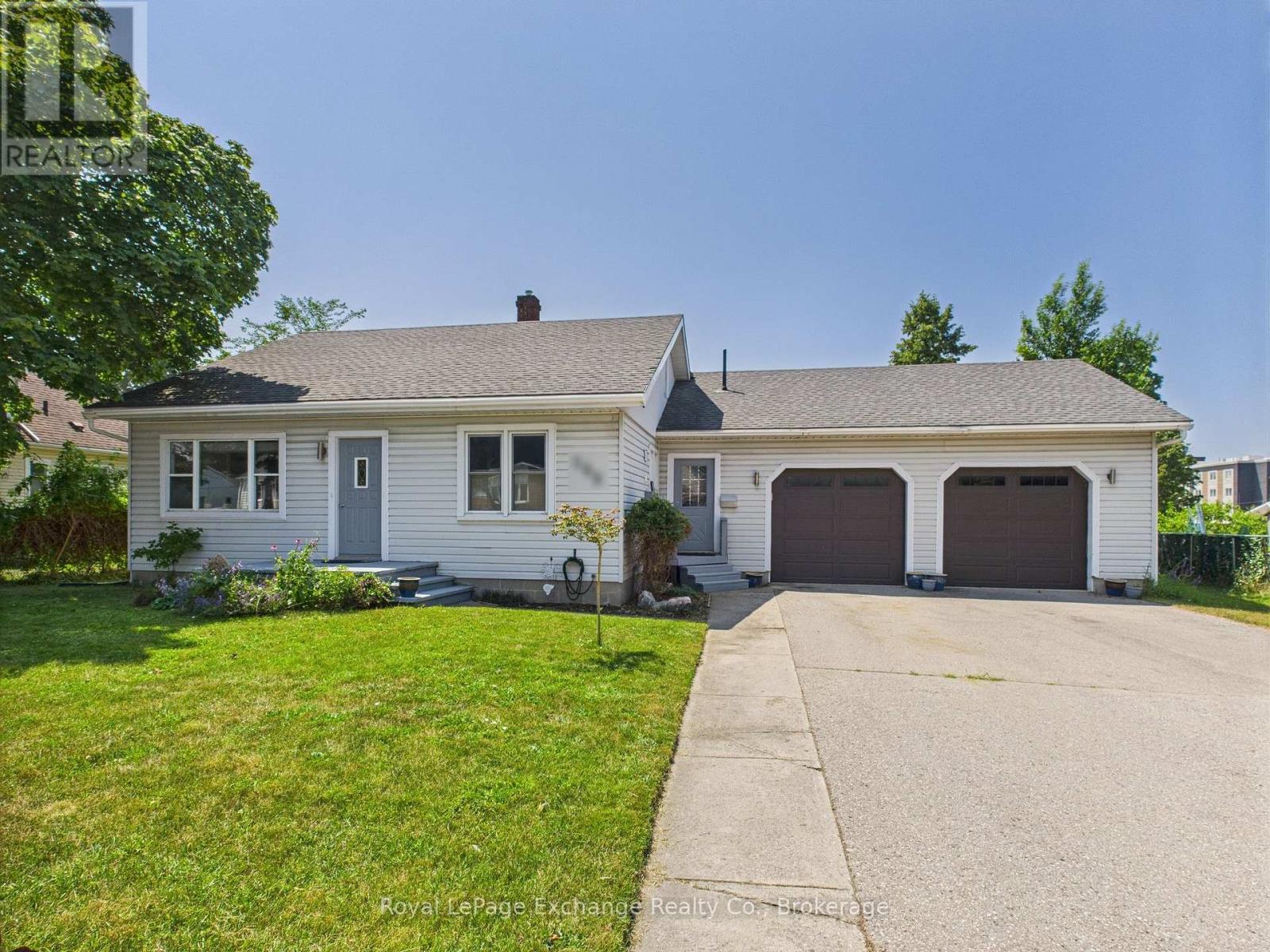 152 Bayfield Road, Goderich, Ontario  N7A 3G3 - Photo 1 - X12344435