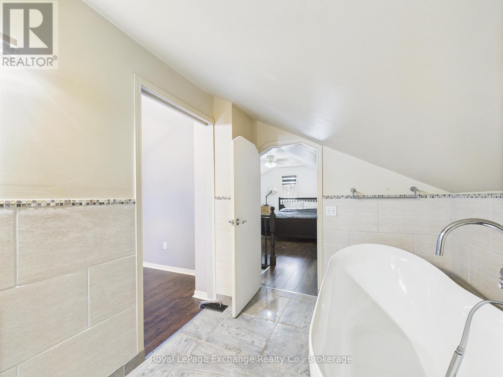 152 Bayfield Road, Goderich, Ontario  N7A 3G3 - Photo 22 - X12344435