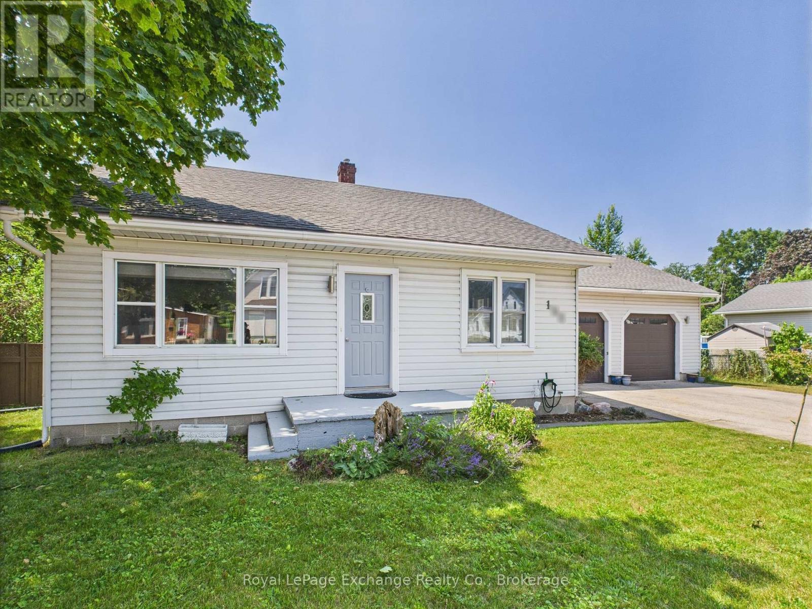 152 Bayfield Road, Goderich, Ontario  N7A 3G3 - Photo 3 - X12344435