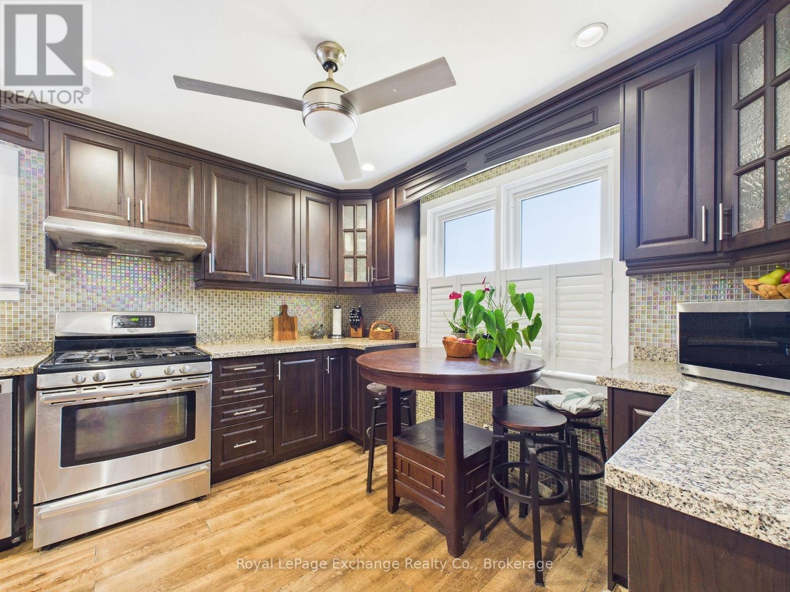 152 Bayfield Road, Goderich, Ontario  N7A 3G3 - Photo 8 - X12344435