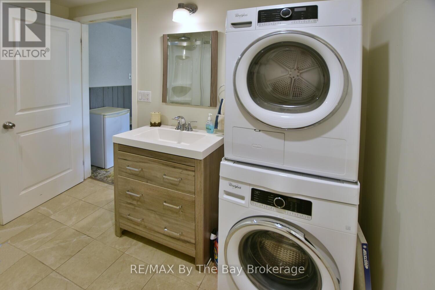 103 Sunnidale Road S, Wasaga Beach, Ontario  L9Z 2S9 - Photo 24 - S12346014