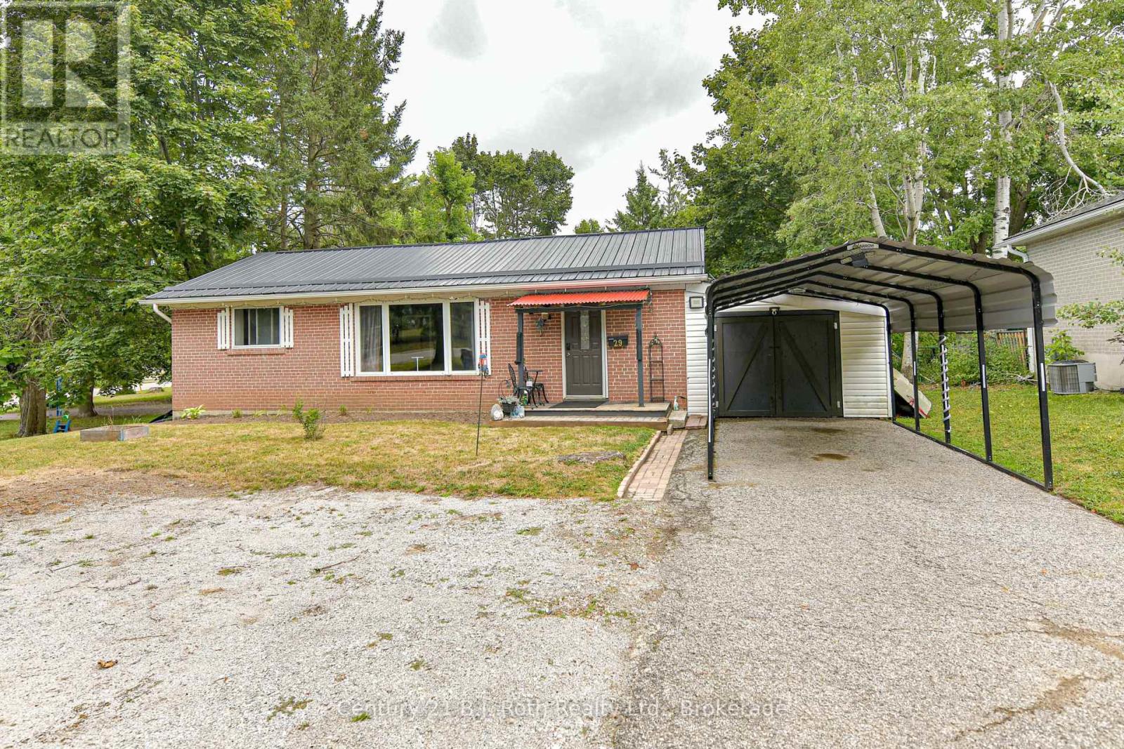 29 Quinn Avenue, Orillia, Ontario  L3V 3H6 - Photo 2 - S12346070