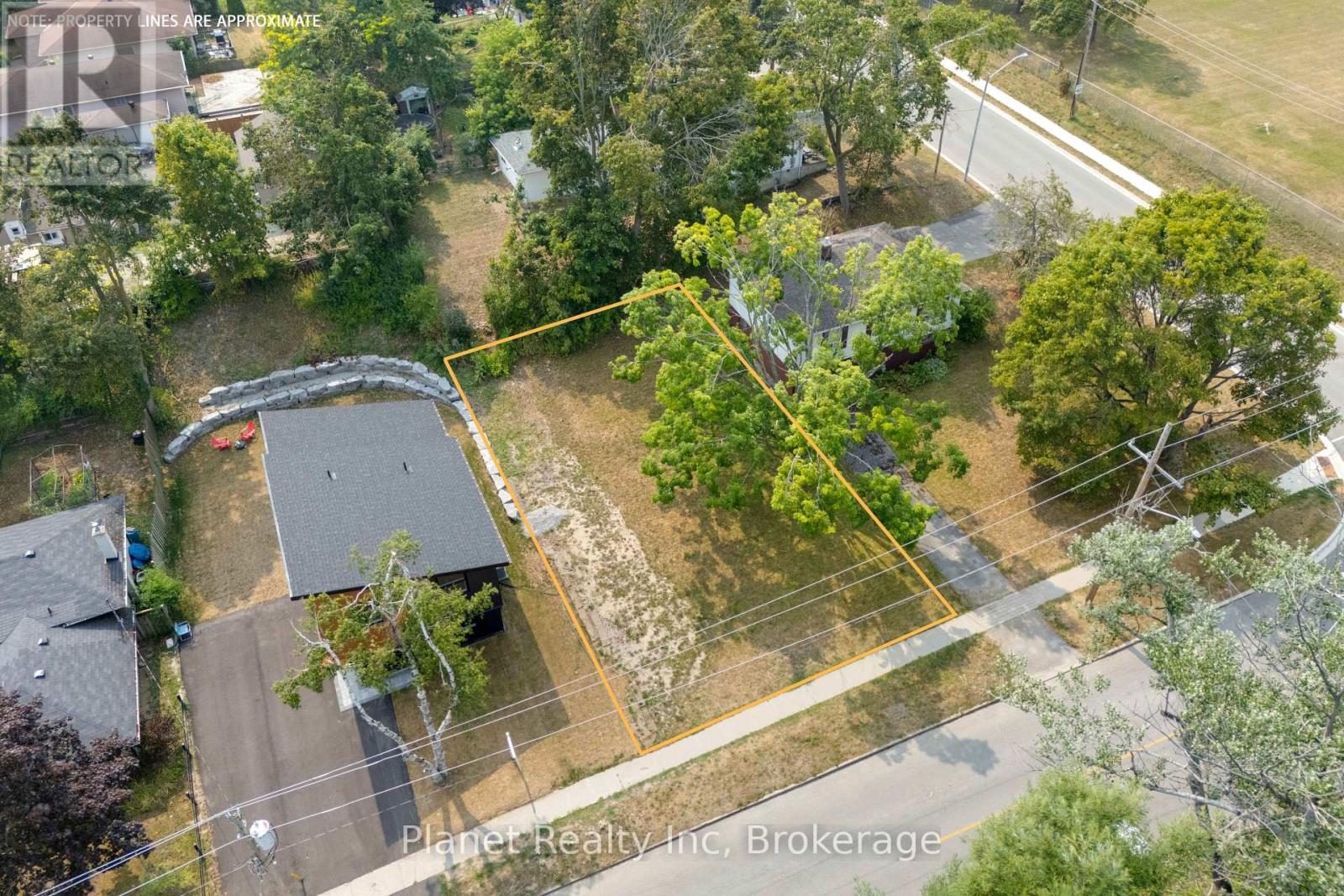 170 Berczy Street, Barrie, Ontario  L4M 2H2 - Photo 6 - S12346154