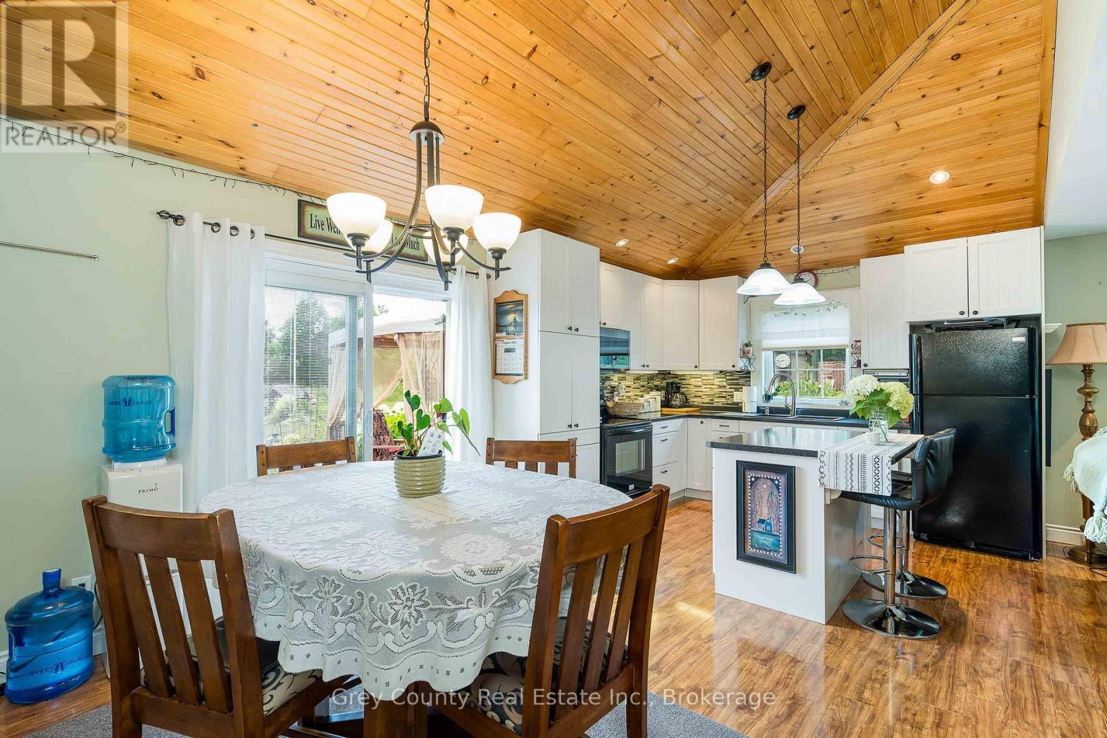135260 9th Line, Grey Highlands, Ontario  N0C 1H0 - Photo 31 - X12346111