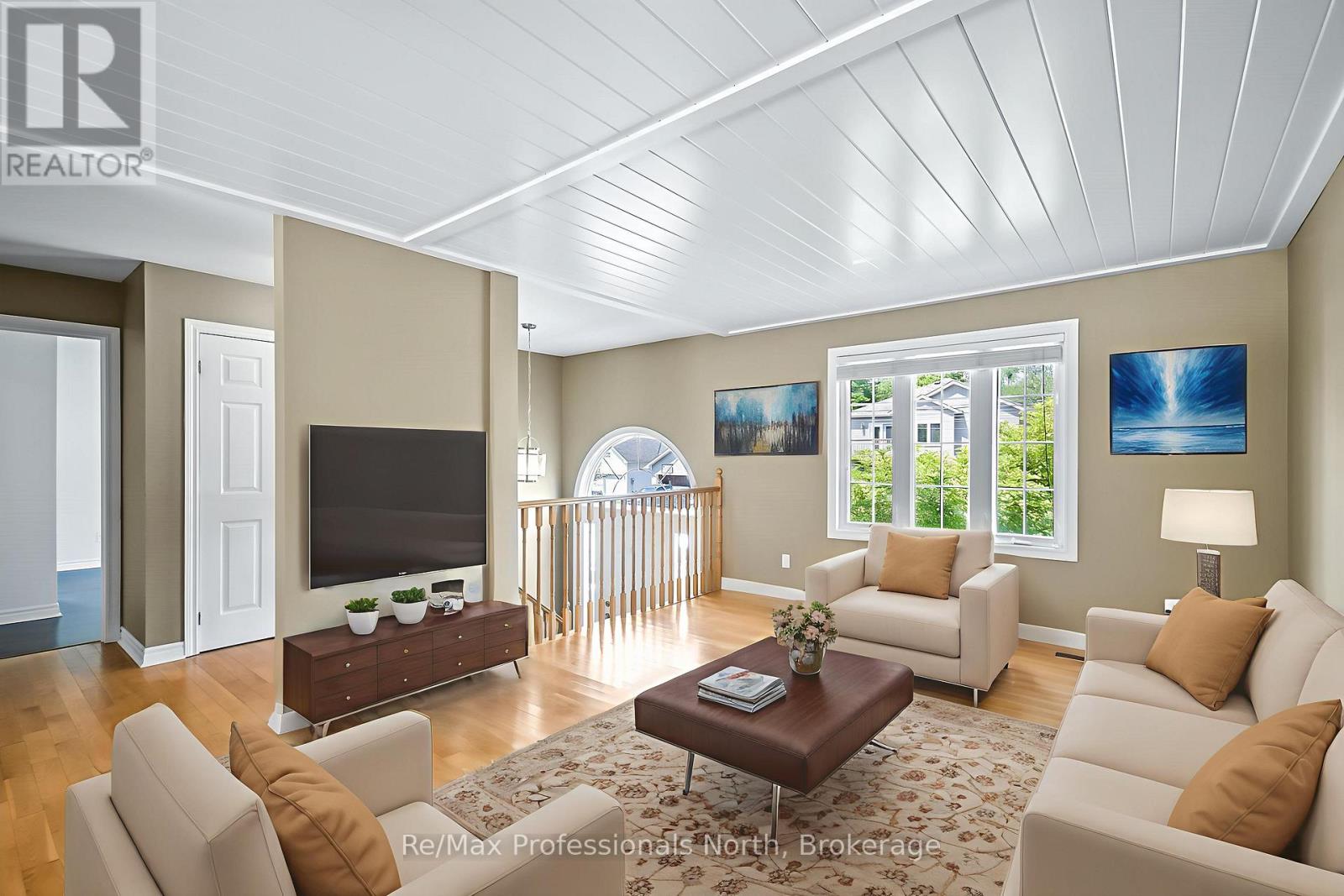 635 Wagner Street, Gravenhurst, Ontario  P1P 1E1 - Photo 3 - X12346223