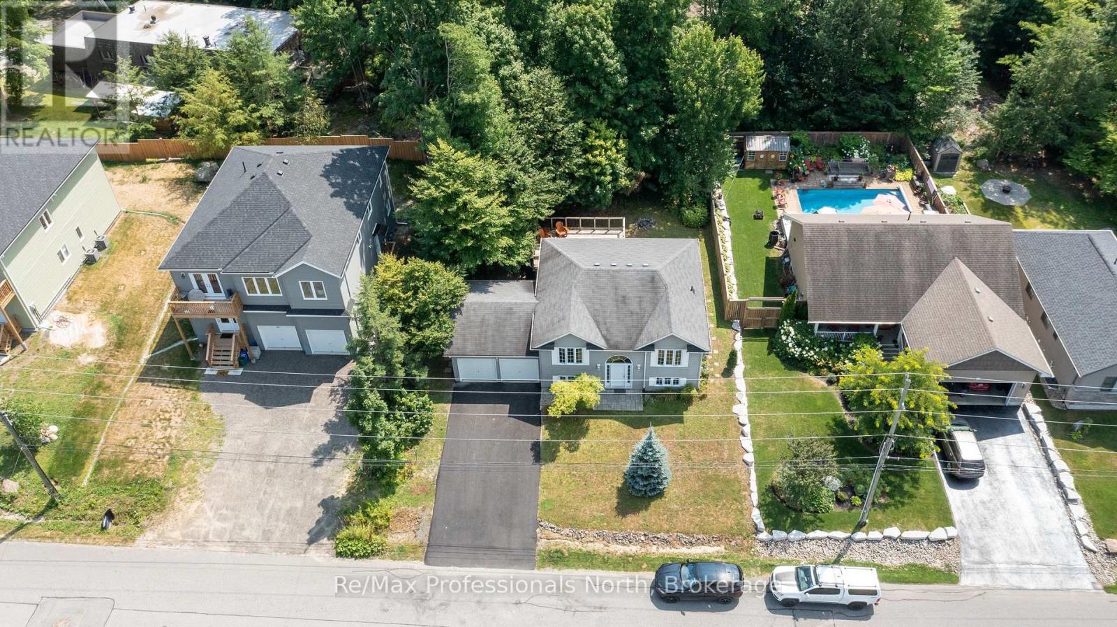 635 Wagner Street, Gravenhurst, Ontario  P1P 1E1 - Photo 33 - X12346223
