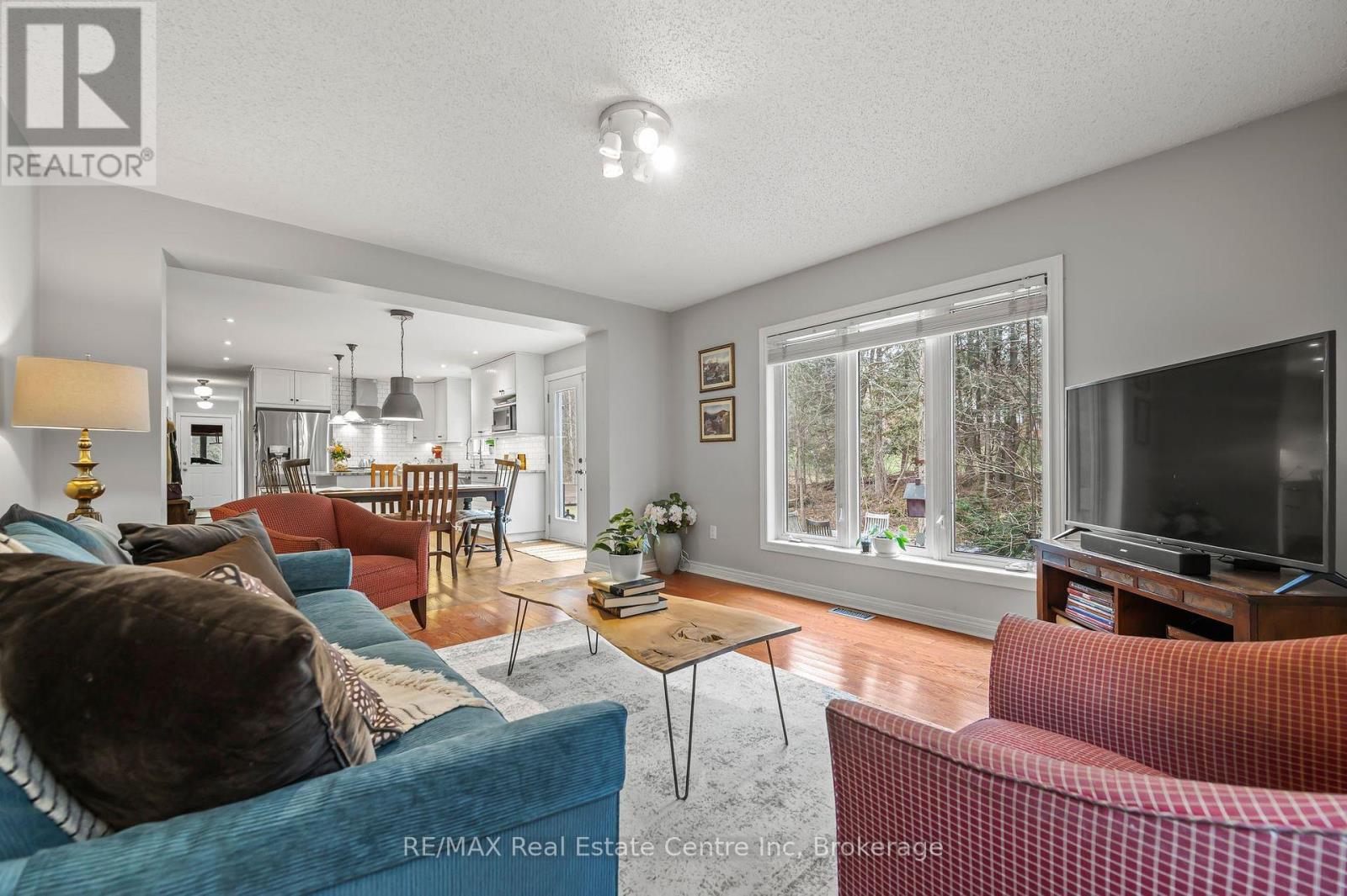 5120 Pineridge Drive, Milton, Ontario  L7J 2L7 - Photo 12 - W12346401