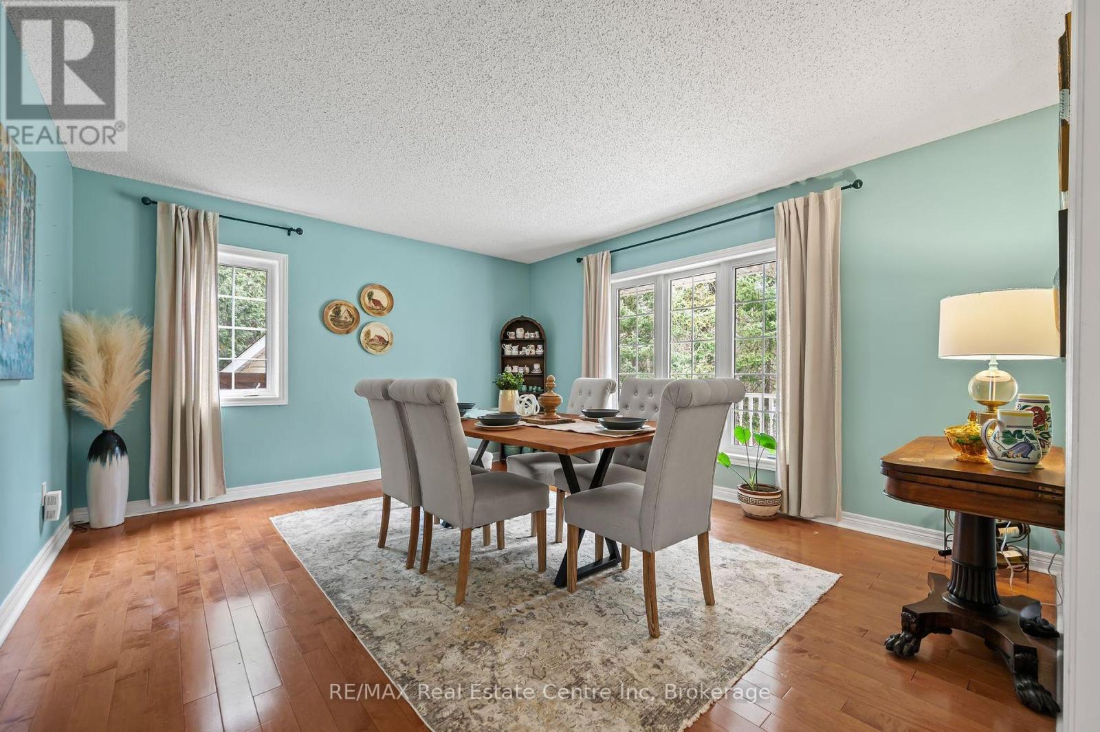 5120 Pineridge Drive, Milton, Ontario  L7J 2L7 - Photo 13 - W12346401
