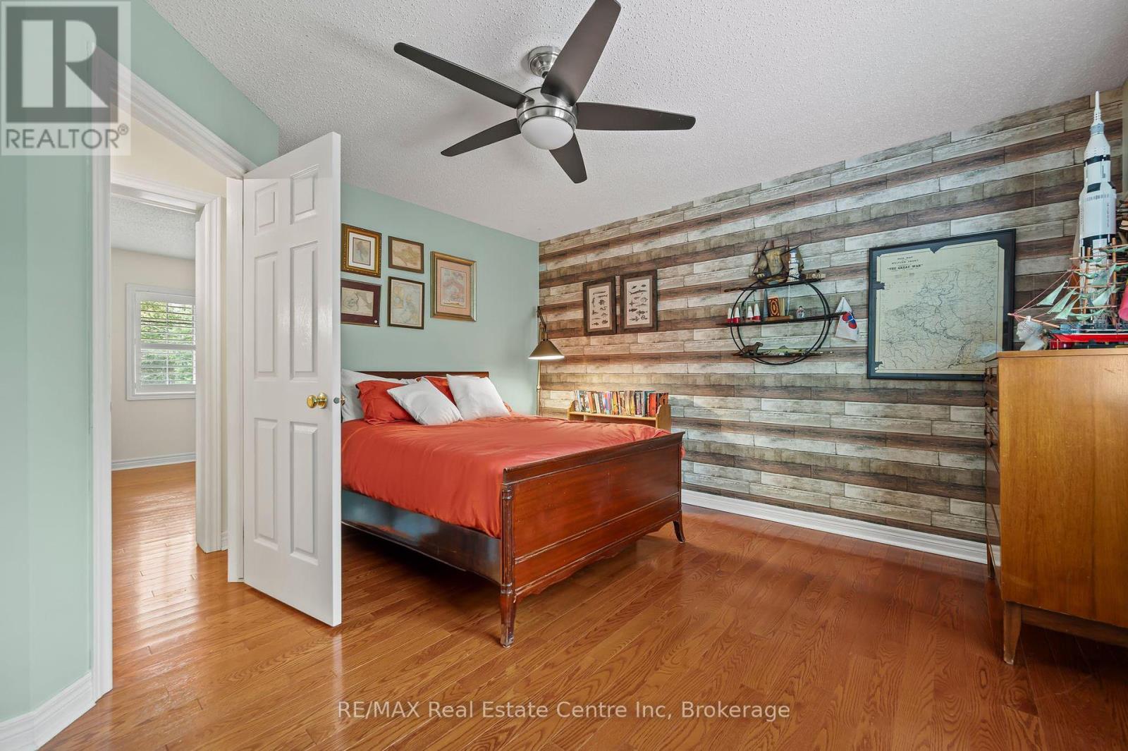 5120 Pineridge Drive, Milton, Ontario  L7J 2L7 - Photo 23 - W12346401
