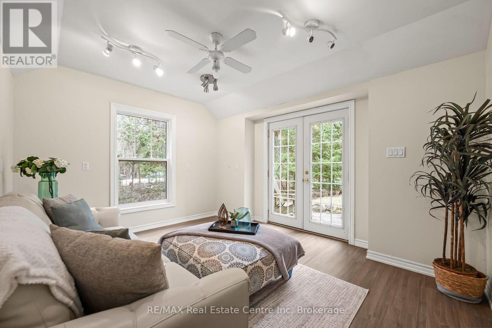 5120 Pineridge Drive, Milton, Ontario  L7J 2L7 - Photo 29 - W12346401