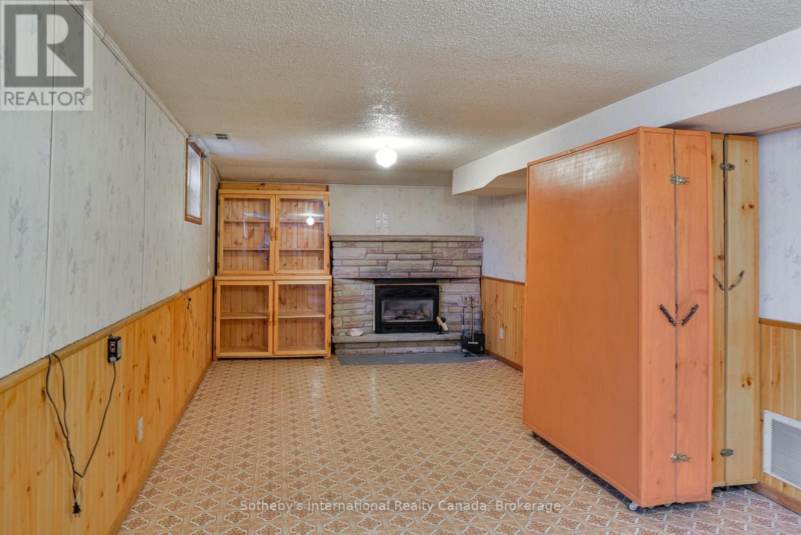 455 Fairview Drive, Gravenhurst, Ontario  P1P 1L2 - Photo 14 - X12346403