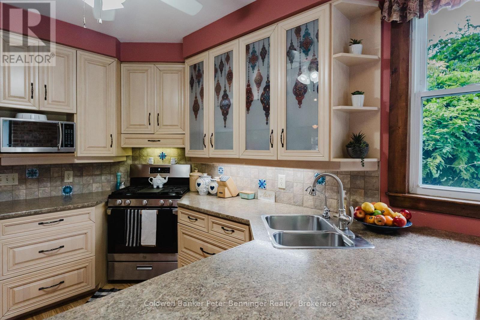 192 3 Avenue Sw, Arran-Elderslie, Ontario  N0G 1L0 - Photo 6 - X12347090