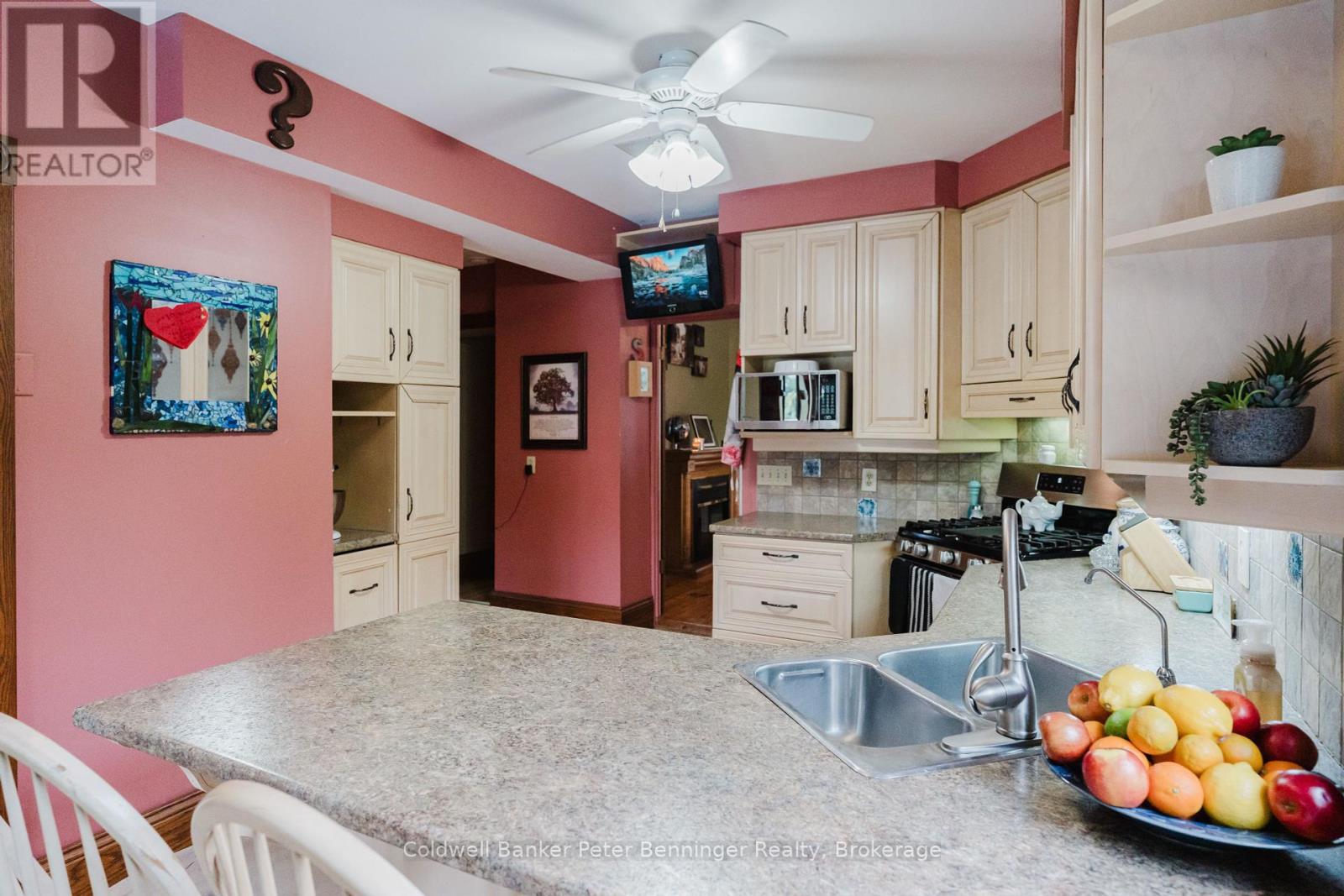 192 3 Avenue Sw, Arran-Elderslie, Ontario  N0G 1L0 - Photo 8 - X12347090