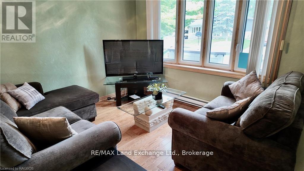 1097 Williamsburg Street, Kincardine, Ontario  N2Z 2G4 - Photo 5 - X12347631
