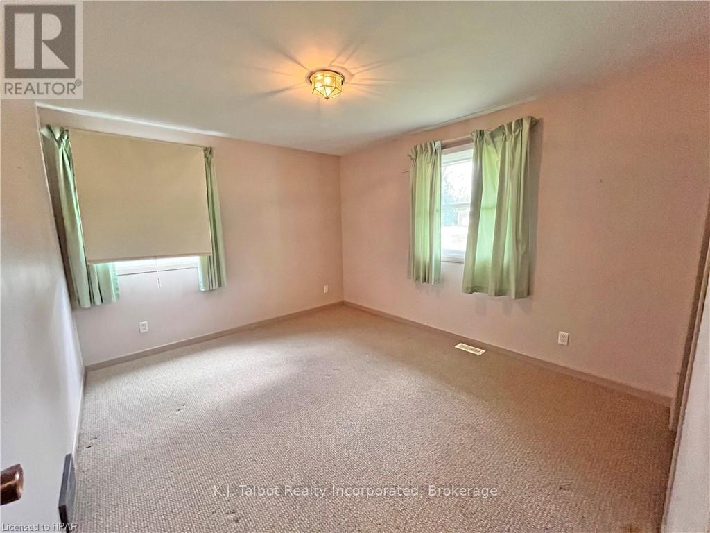 8 Stanley Street, Goderich, Ontario  N7A 3X8 - Photo 6 - X12347908
