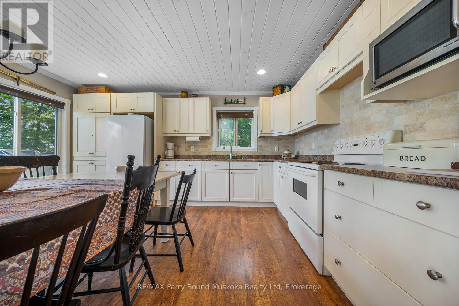 47 Island 65c Island, Carling, Ontario  P0G 1G0 - Photo 15 - X12348430