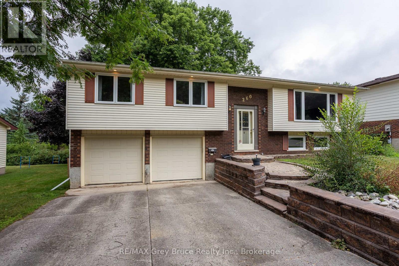 260 8TH A AVENUE E, Owen Sound, Ontario