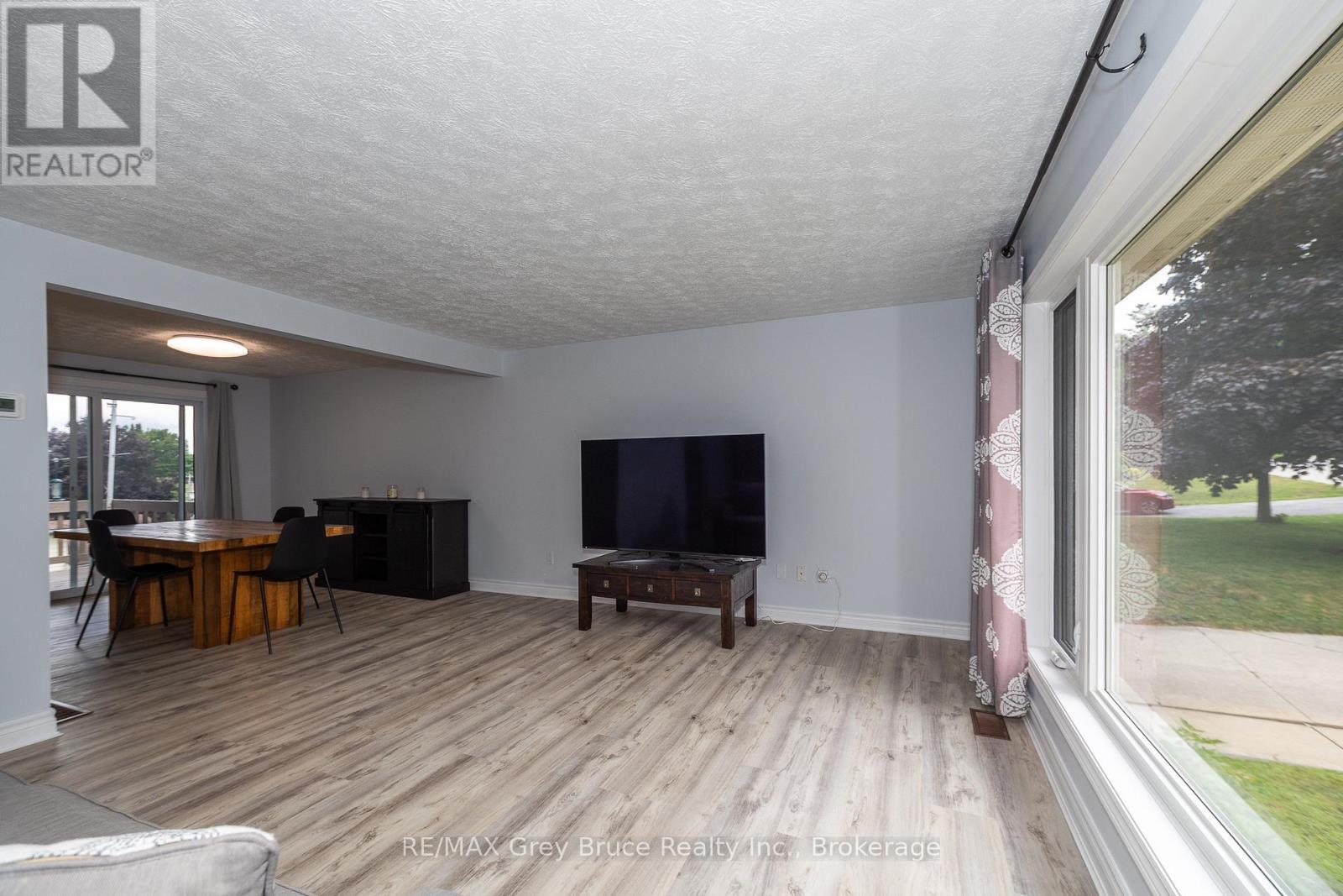 260 8th A Avenue E, Owen Sound, Ontario  N4K 6L2 - Photo 14 - X12348781