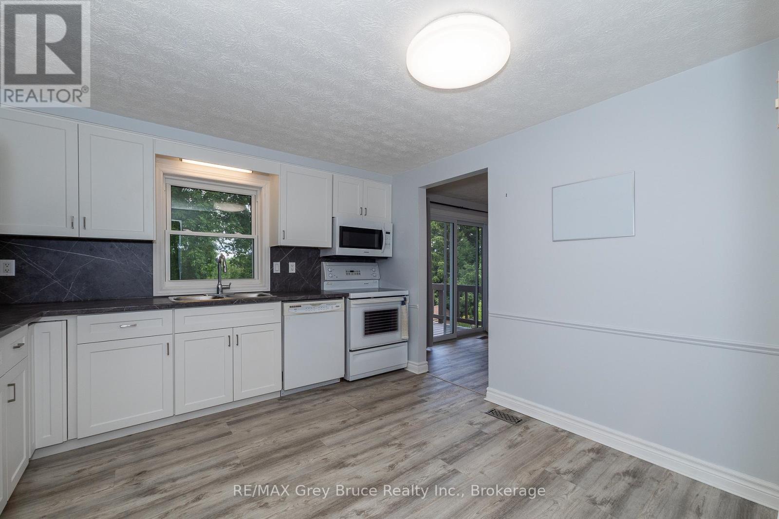 260 8th A Avenue E, Owen Sound, Ontario  N4K 6L2 - Photo 18 - X12348781