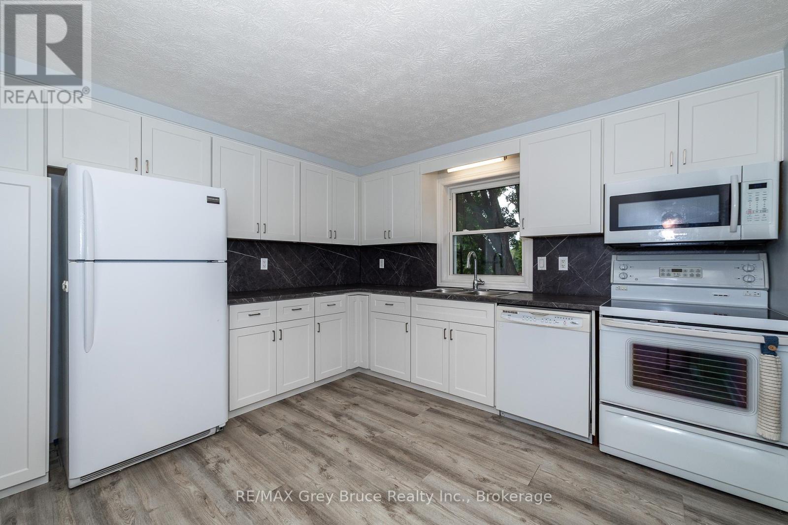 260 8th A Avenue E, Owen Sound, Ontario  N4K 6L2 - Photo 19 - X12348781