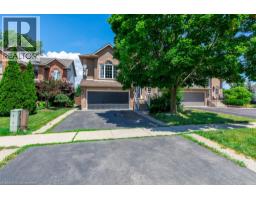 4 CABRIOLET Crescent, Ancaster, Ontario