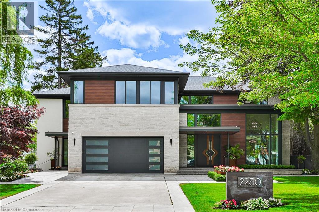 2250 CHANCERY Lane W, Oakville, Ontario